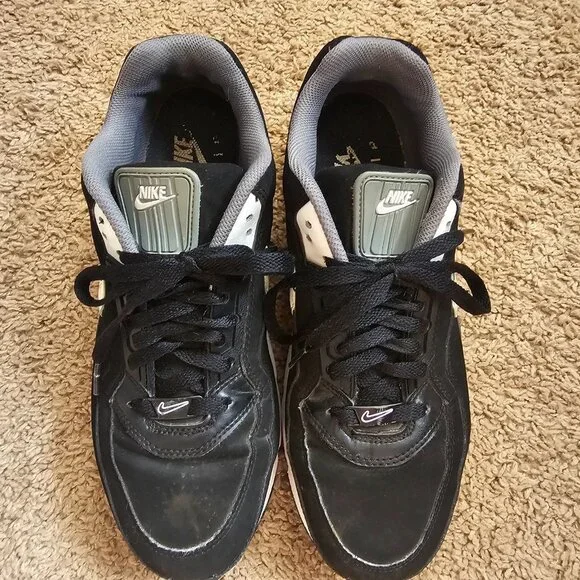 Nike Air Monarch IV Mens 9.5 Black White Training Shoes Sneakers BV1171-001 - Picture 2 of 9